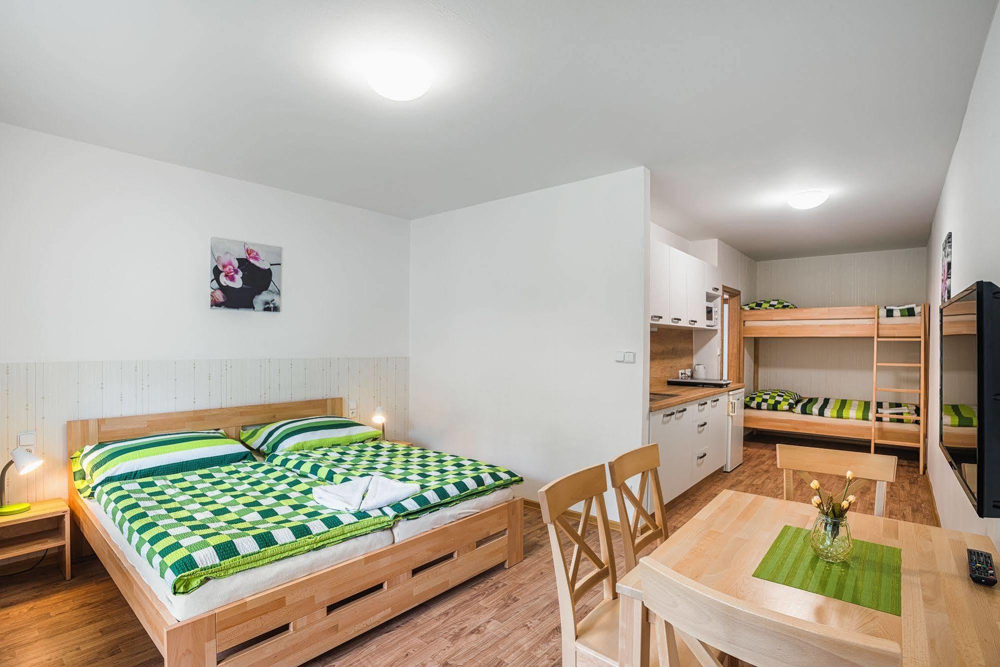 Penzion Havelka Apartmany Железна-Руда Экстерьер фото